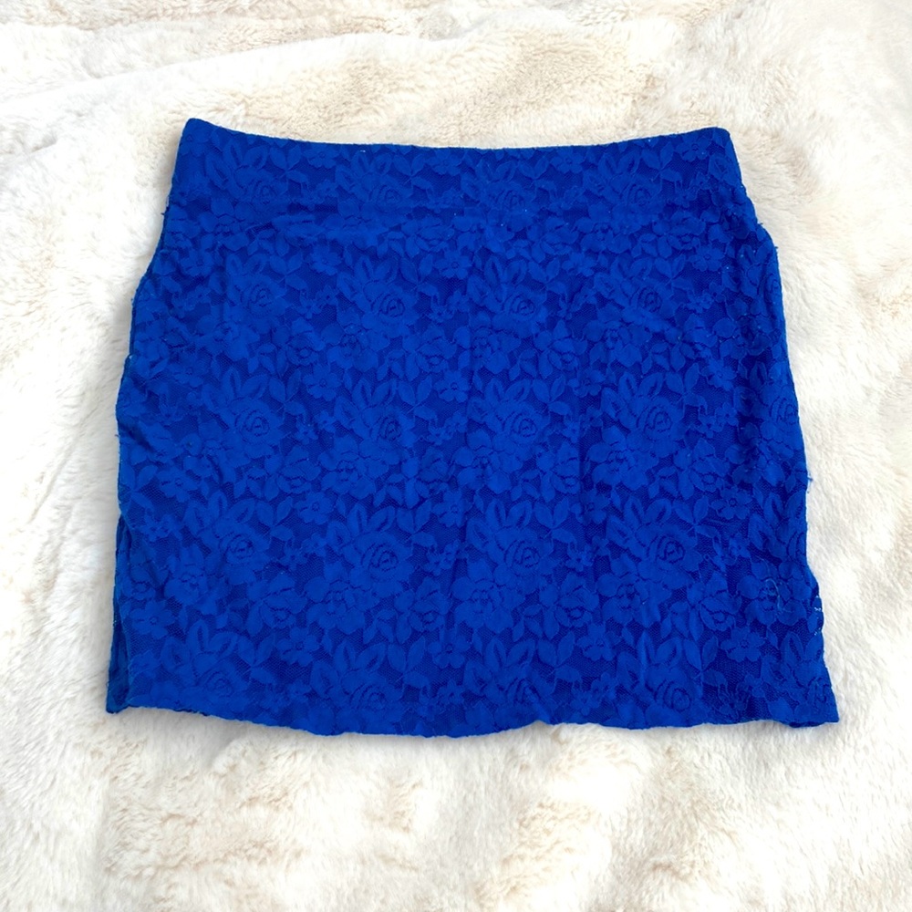 Blue floral lace mini skirt